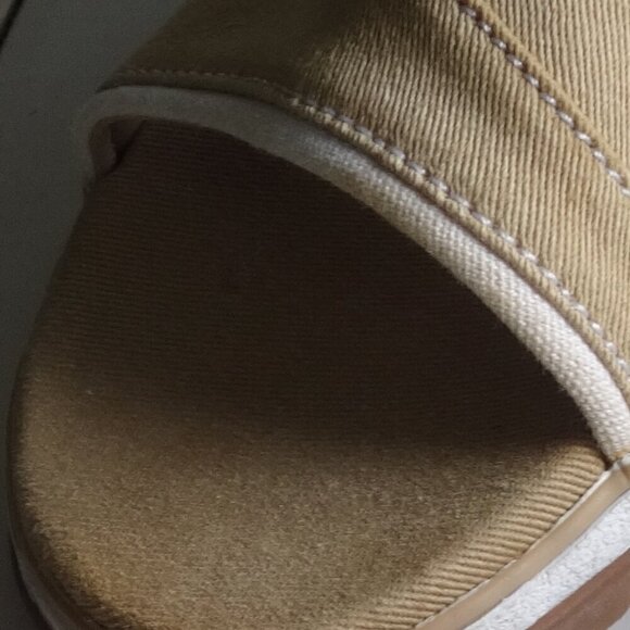 Clark's women's size 7M, canvas slide on sandals Khaki with white trim, padded - Picture 11 of 12